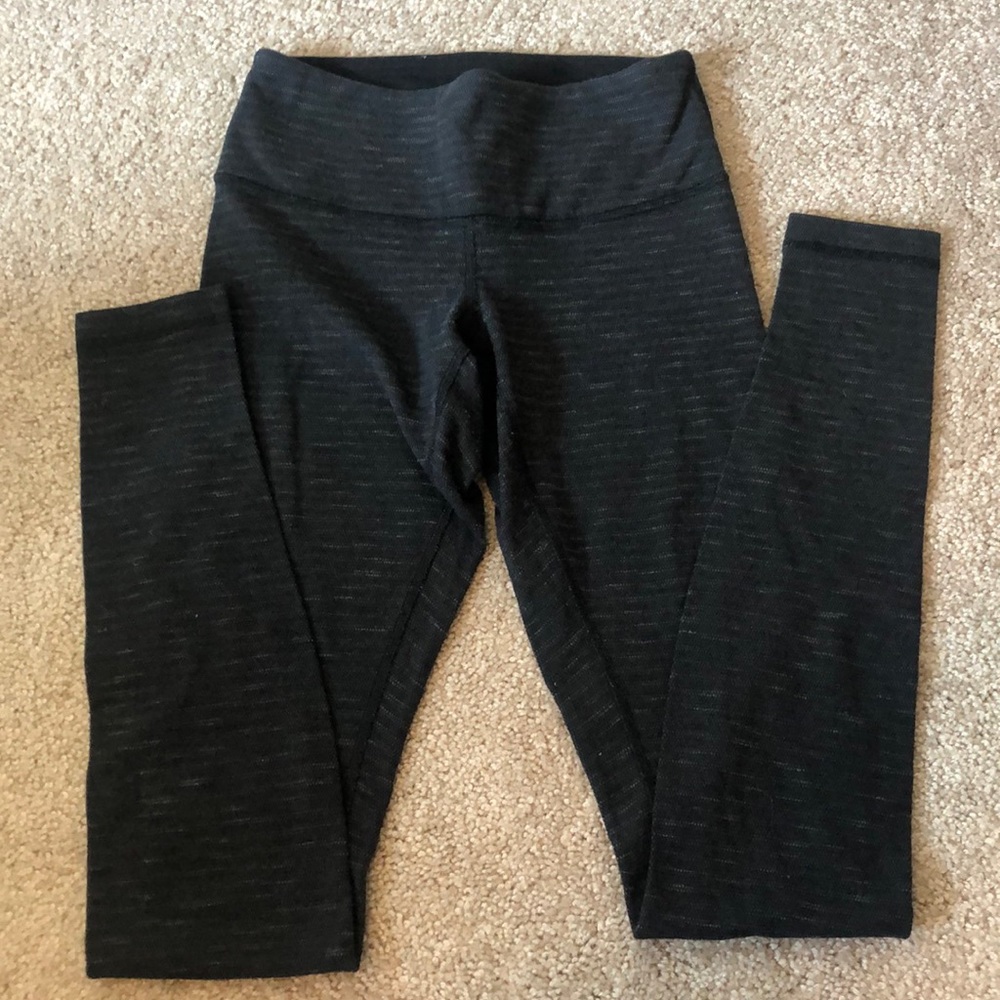 Lululemon Size 4 Knit Wunder Unders